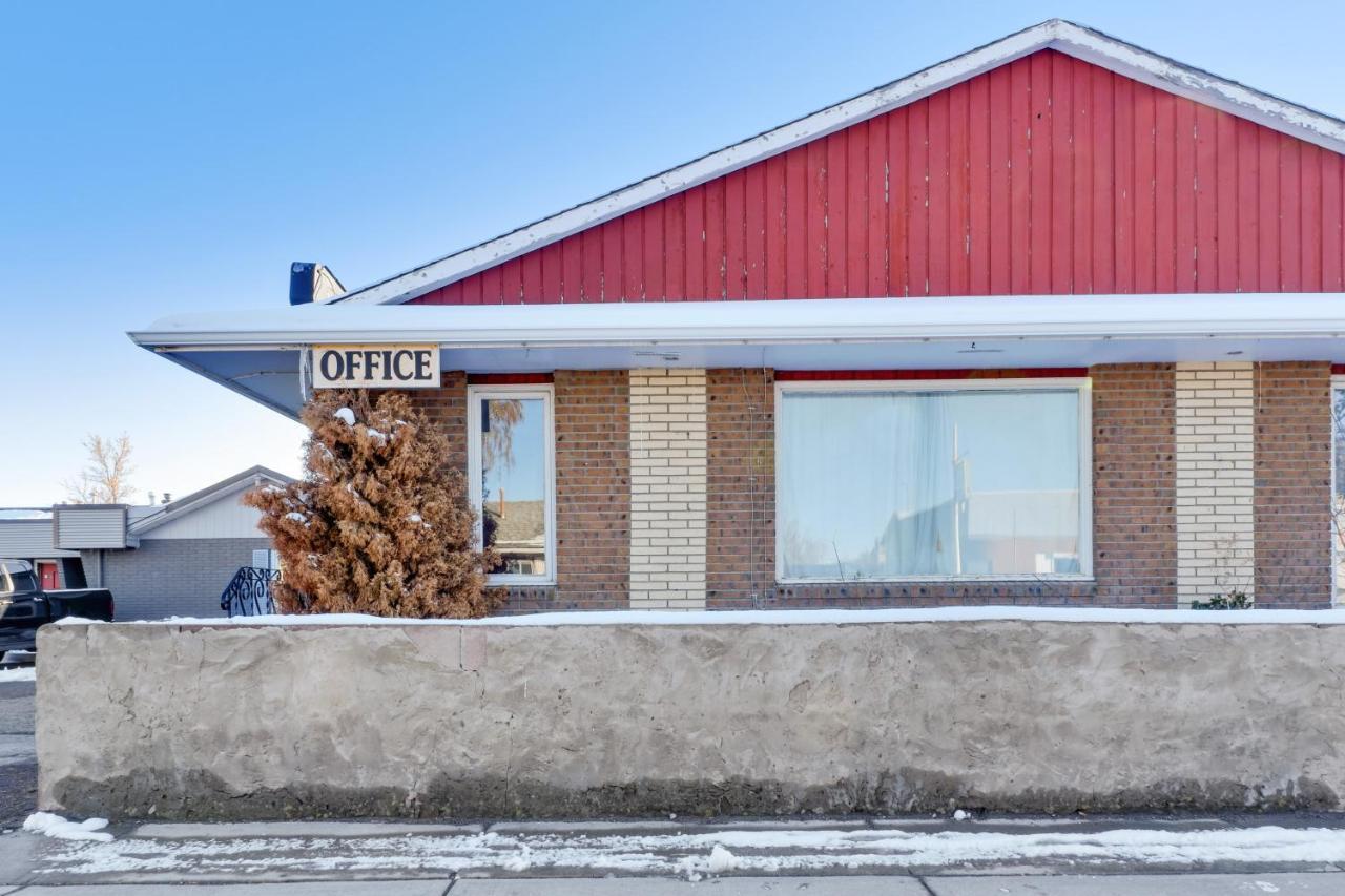 Hotel Bethel - Fort Macleod, Ab エクステリア 写真